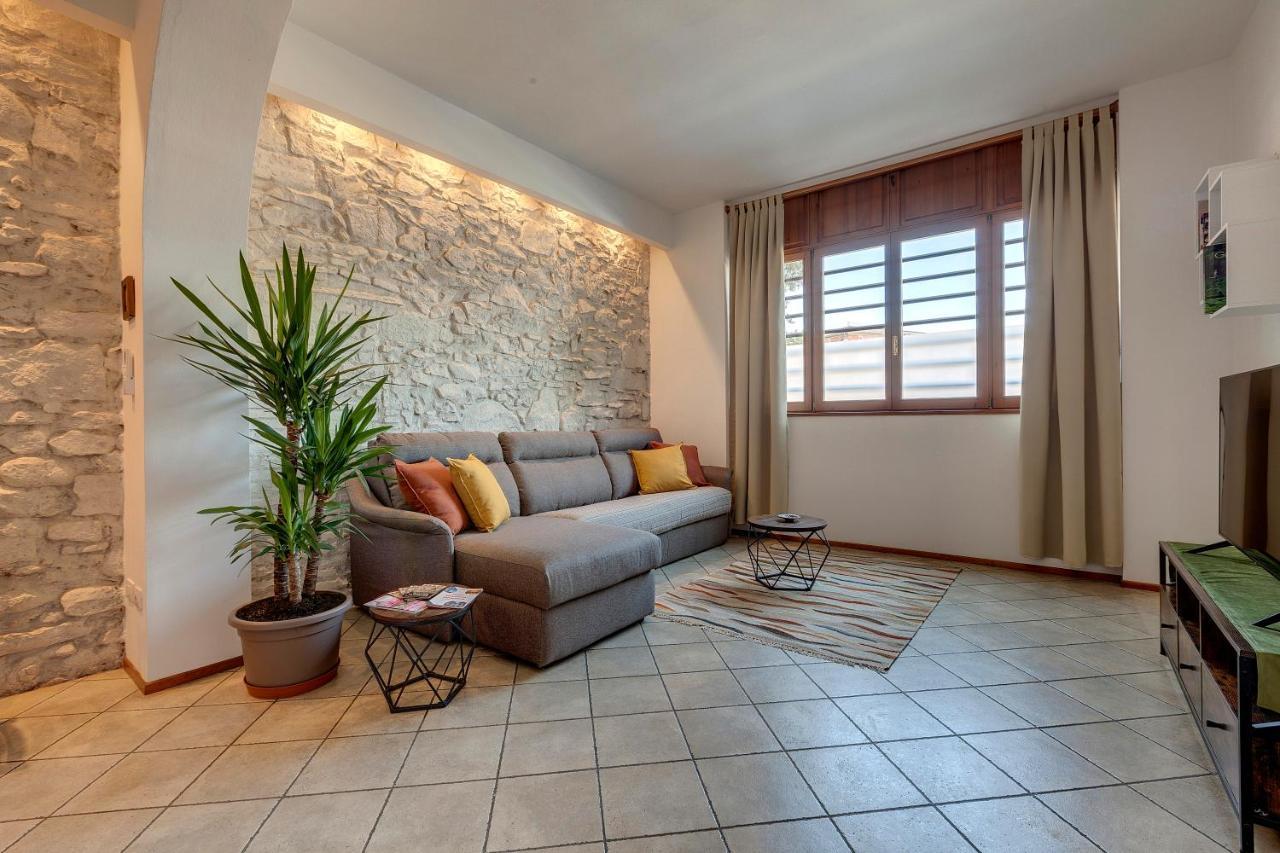 Libertà Charming Flat At The Center Gates *